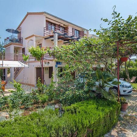 Apartments Viktor Rogoznica  Ngoại thất bức ảnh