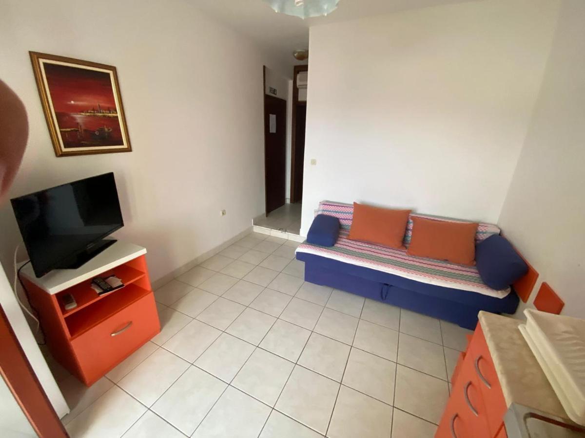 Apartments Viktor Rogoznica  Ngoại thất bức ảnh