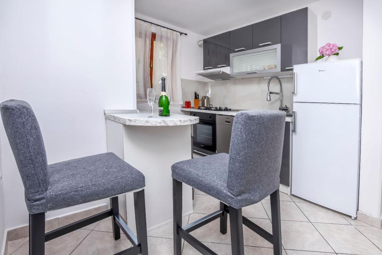 Apartments Viktor Rogoznica  Ngoại thất bức ảnh