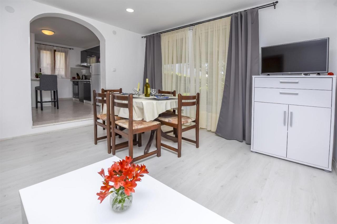 Apartments Viktor Rogoznica  Ngoại thất bức ảnh