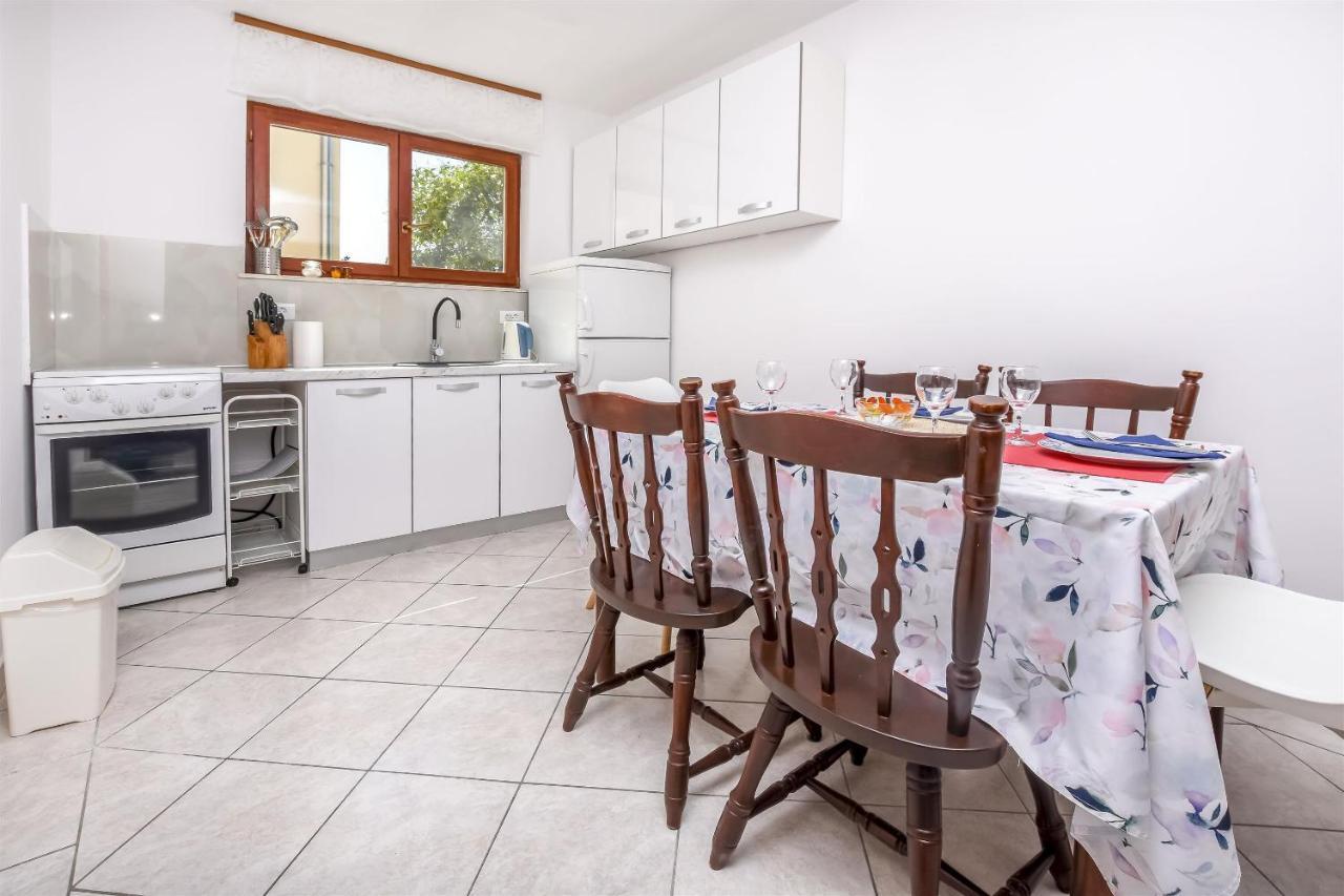 Apartments Viktor Rogoznica  Ngoại thất bức ảnh